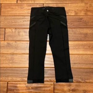 EUC Lululemon cops with side pockets size4